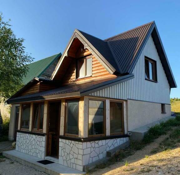 بانگلوی استاندارد, Bungalows And Rooms Ivan