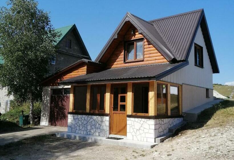 بانگلوی استاندارد, Bungalows And Rooms Ivan