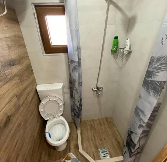 بانگلوی استاندارد, Bungalows And Rooms Ivan