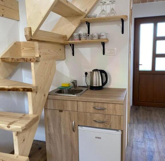 بانگلوی استاندارد, Bungalows And Rooms Ivan