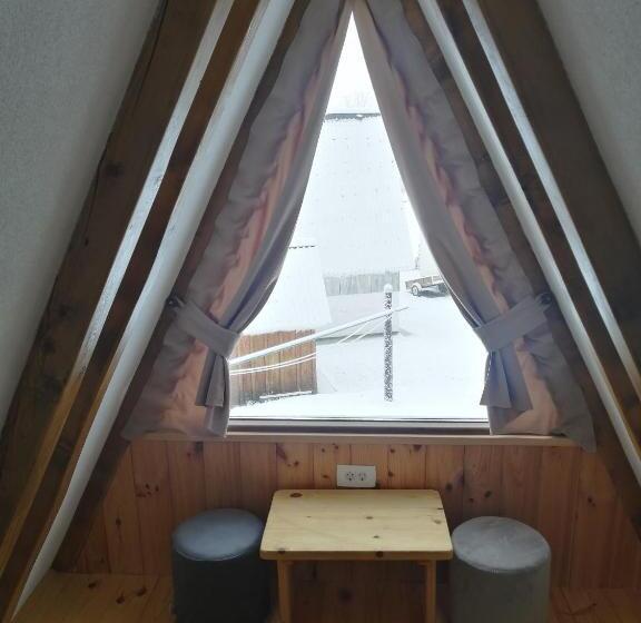 بانگلوی استاندارد, Bungalows And Rooms Ivan