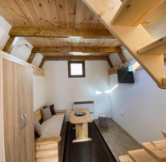 بانگلوی استاندارد, Bungalows And Rooms Ivan