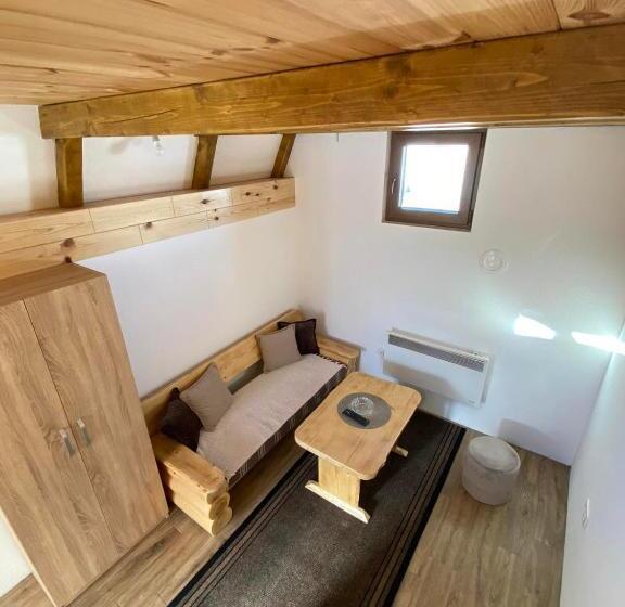 بانگلوی استاندارد, Bungalows And Rooms Ivan