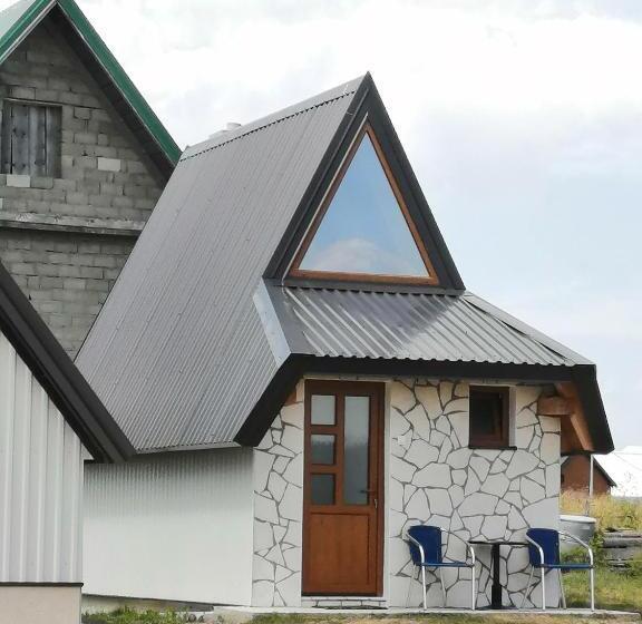 بانگلوی استاندارد, Bungalows And Rooms Ivan