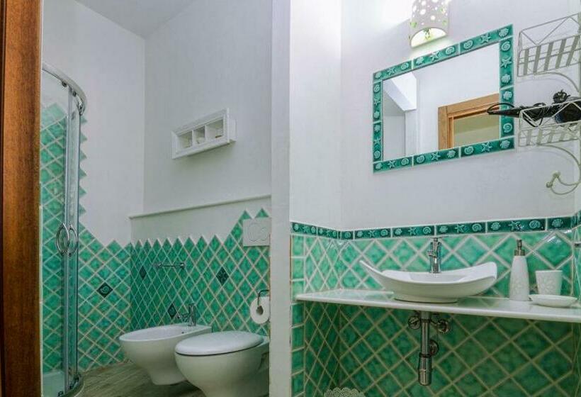 اتاق استاندارد یک نفره, Room Tortoli