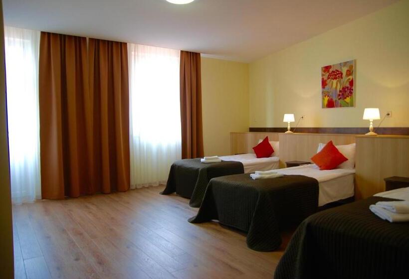 اتاق استاندارد سه نفره, City Gate