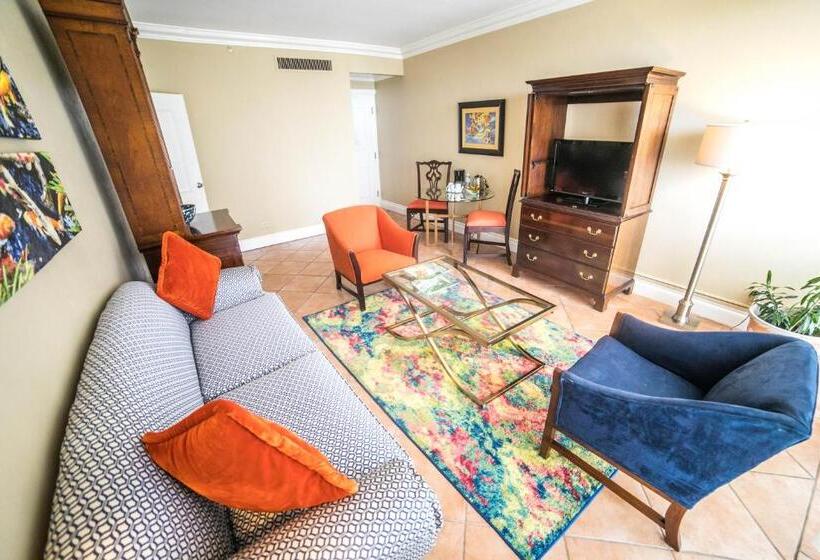 キングサイズベッドのスイートルーム, Courtleigh Hotel & Suites