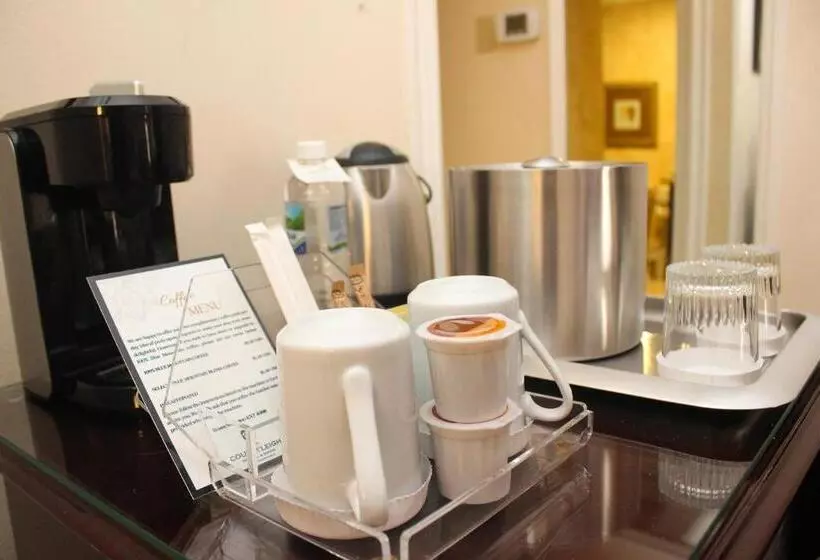 سوئیت با تخت بزرگ, Courtleigh Hotel & Suites
