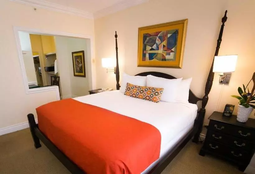 سوییت, Courtleigh Hotel & Suites
