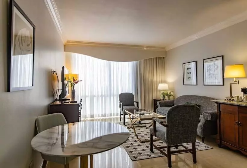 سوییت, Courtleigh Hotel & Suites