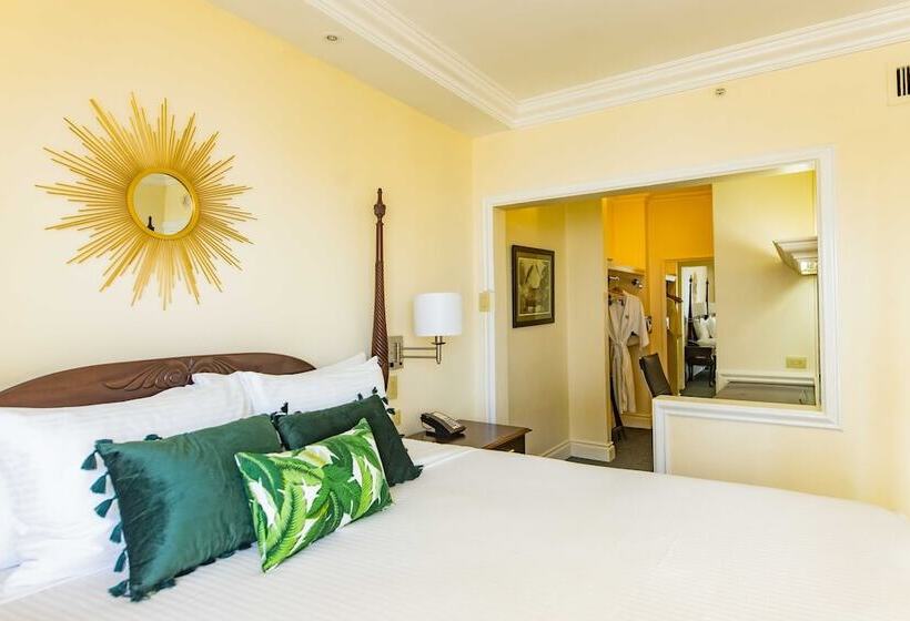 スイート, Courtleigh Hotel & Suites