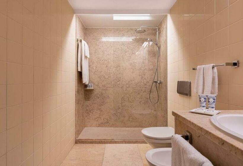 Premium Room, Do Chiado