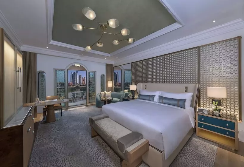 シティビューのデラックスルーム, Emirates Palace Mandarin Oriental, Abu Dhabi