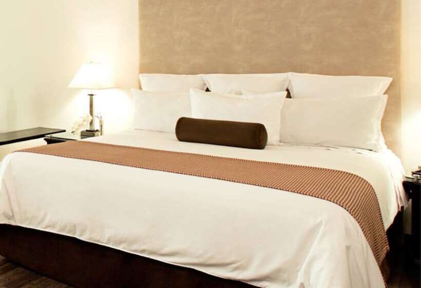 اتاق لوکس با تخت بزرگ, Tikal Futura Hotel & Convention Center