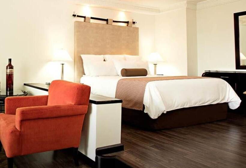 اتاق لوکس با تخت بزرگ, Tikal Futura Hotel & Convention Center