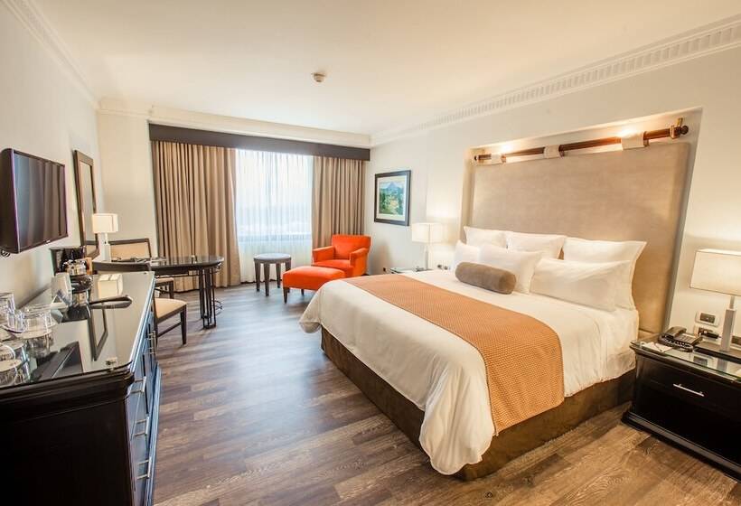 اتاق لوکس با تخت بزرگ, Tikal Futura Hotel & Convention Center