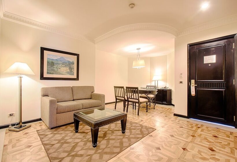 سوییت اجرایی, Tikal Futura Hotel & Convention Center