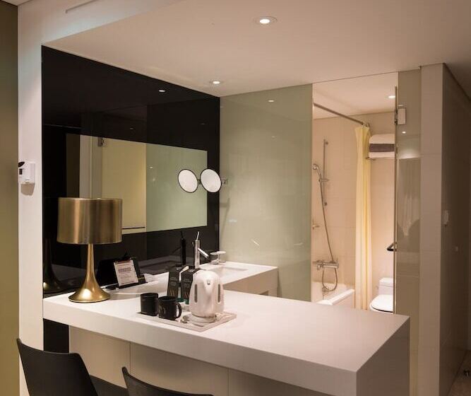 Номер Deluxe Вид на Горы, Grand Walkerhill Seoul