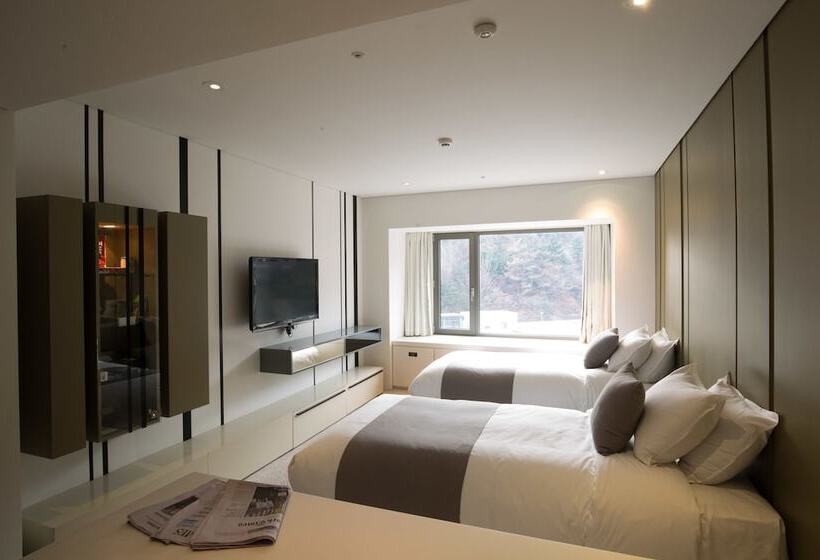 Номер Deluxe Вид на Горы, Grand Walkerhill Seoul