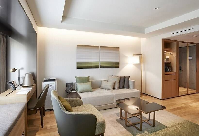 Люкс Клуб, Grand Walkerhill Seoul