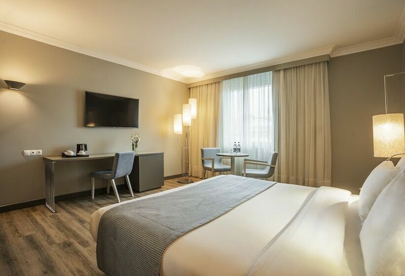 اتاق خانوادگی, Hf Ipanema Park