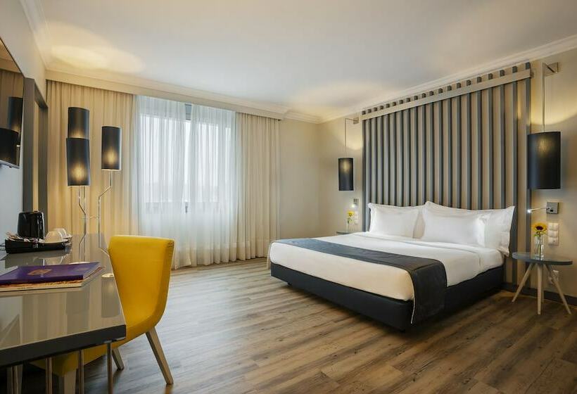 سوئیت راحتی, Hf Ipanema Park