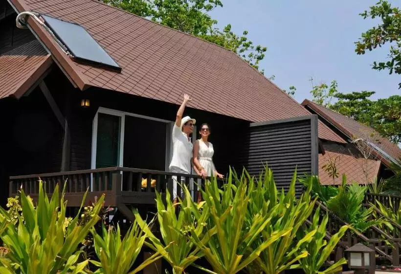 スタンダードスタジオ, Phi Phi Holiday Resort