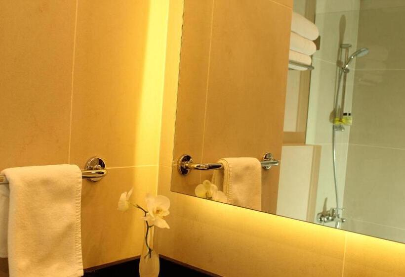 غرفة بريميوم, Intercontinental Mzaar Lebanon Mountain Resort & Spa, An Ihg