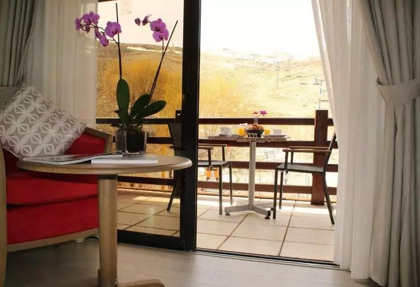 Premium room w/ mountain view, Intercontinental Mzaar Lebanon Mountain Resort & Spa, An Ihg