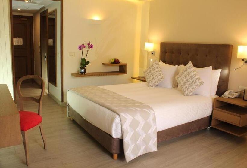 غرفة بريميوم مطلة على الجبل, Intercontinental Mzaar Lebanon Mountain Resort & Spa, An Ihg