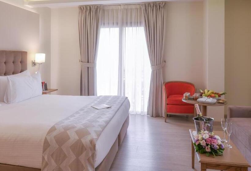 جناح جونيور مطل على الحديقة, Intercontinental Mzaar Lebanon Mountain Resort & Spa, An Ihg