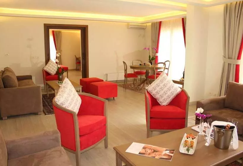 سوییت با چشم‌انداز باغ, Intercontinental Mzaar Lebanon Mountain Resort & Spa, An Ihg