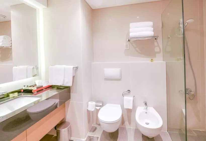 سوئیت جونیور با چشم‌انداز باغ, Intercontinental Mzaar Lebanon Mountain Resort & Spa, An Ihg