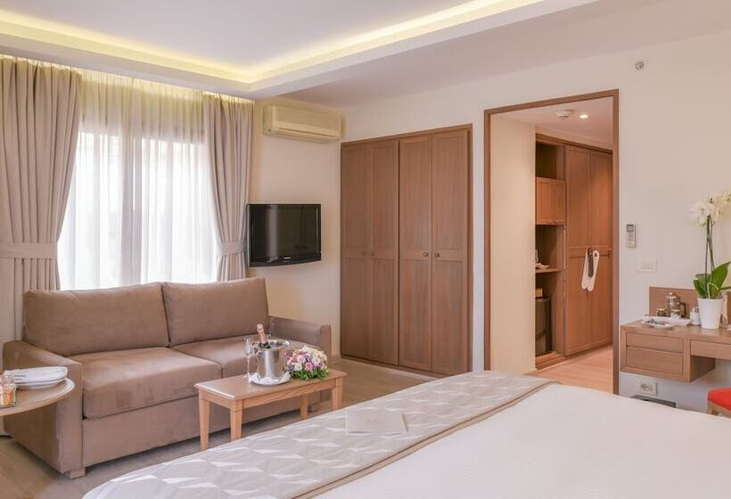 سوئیت جونیور با چشم‌انداز باغ, Intercontinental Mzaar Lebanon Mountain Resort & Spa, An Ihg