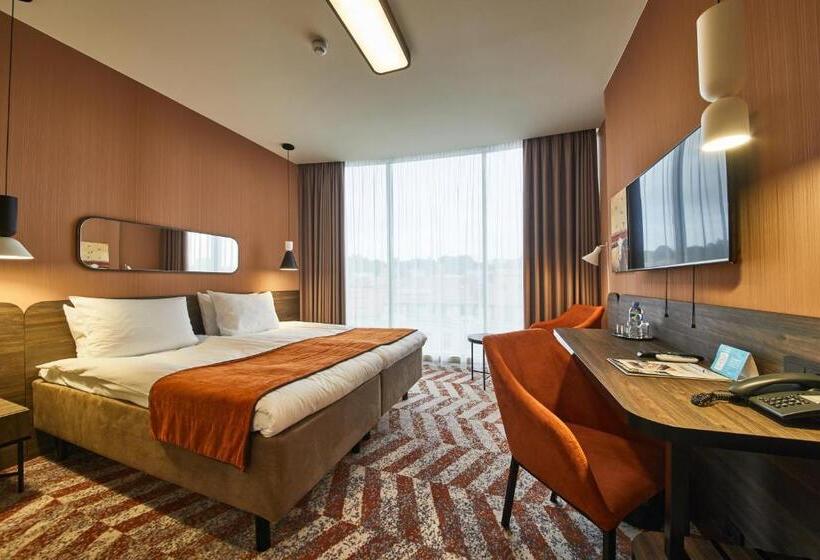 اتاق لوکس, Kaunas