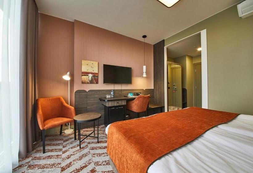 اتاق لوکس, Kaunas