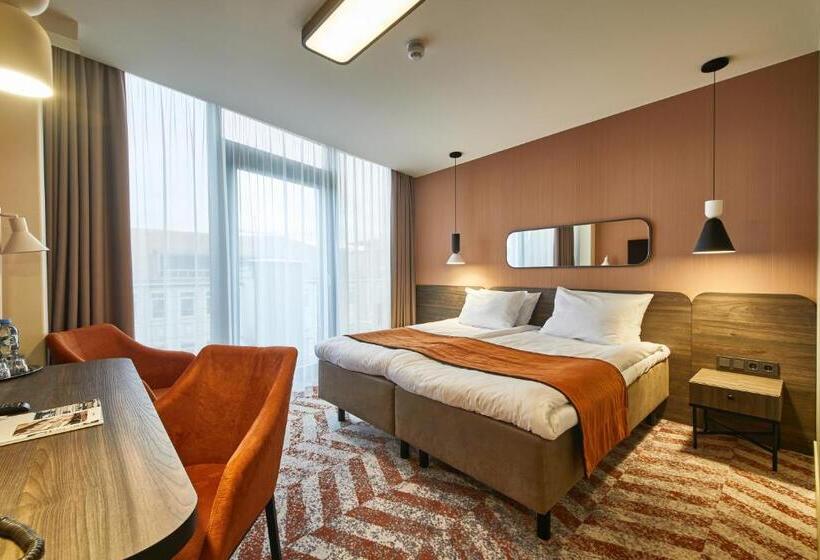 اتاق لوکس, Kaunas