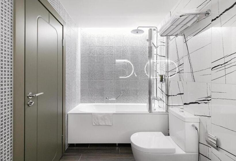 اتاق استاندارد سه نفره, Kaunas