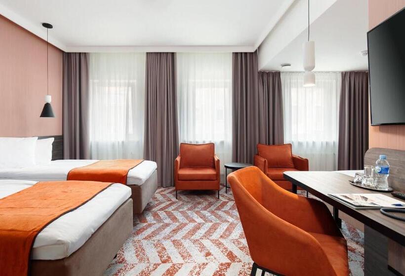 اتاق استاندارد سه نفره, Kaunas