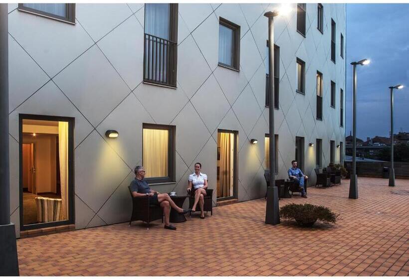 اتاق لوکس, Kaunas