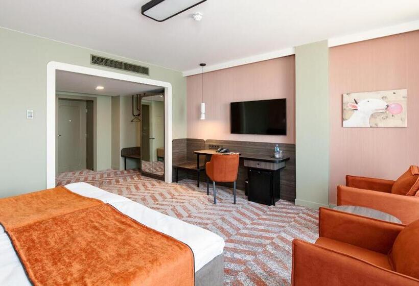 اتاق لوکس, Kaunas