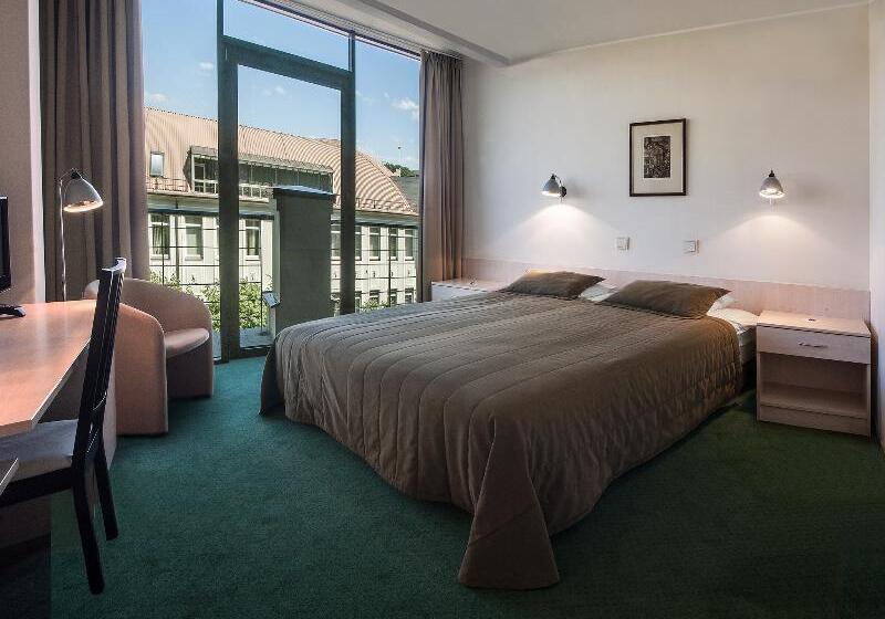 اتاق لوکس, Kaunas