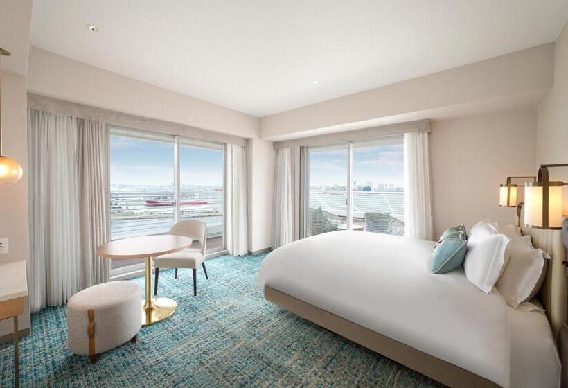 Comfort room with view, Kobe Meriken Park Oriental