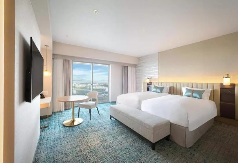 Comfort room with view, Kobe Meriken Park Oriental