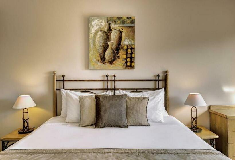 اتاق سه نفره سوپریور با چشمانداز دریا, Verdi St George S Bay Marina