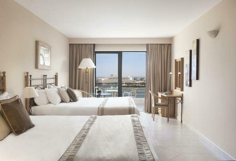 اتاق خانوادگی, Verdi St George S Bay Marina