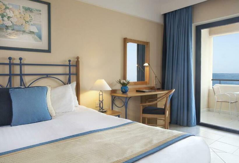 اتاق خانوادگی, Verdi St George S Bay Marina