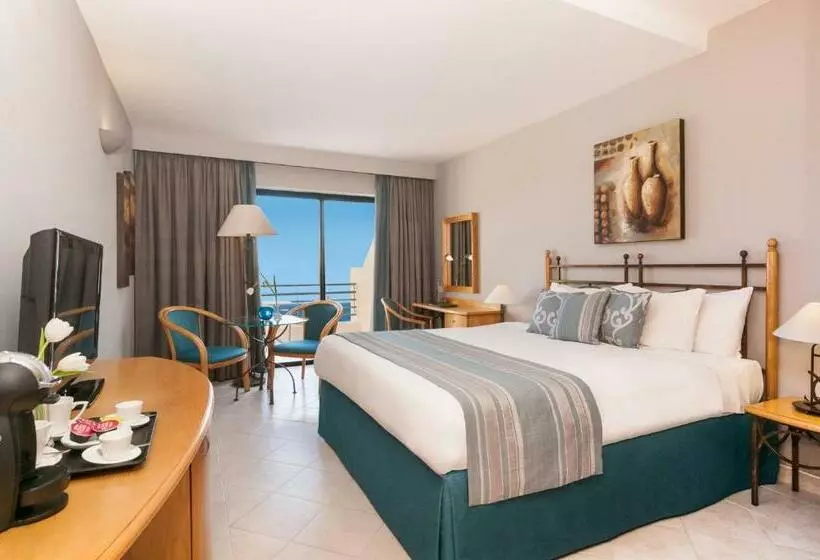 اتاق لوکس با چشم‌انداز دریا, Verdi St George S Bay Marina