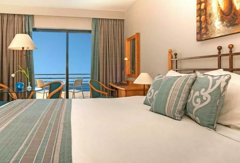 اتاق لوکس با چشم‌انداز دریا, Verdi St George S Bay Marina