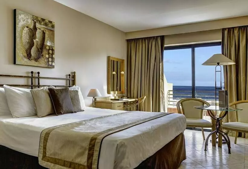 اتاق سوپریور با چشم‌انداز دریا, Verdi St George S Bay Marina